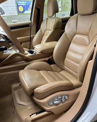 Porsche Cayenne cena 229000 przebieg: 175000, rok produkcji 2017 z Gdańsk małe 781